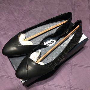 Dr. Scholl’s Reena black chopout flats